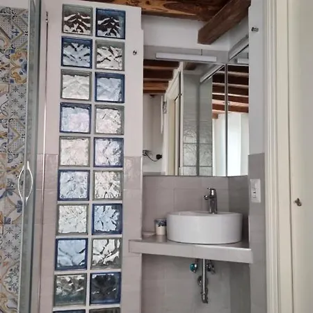 Della Pace, Classy & Charming - Renovated Апартаменты Рим
