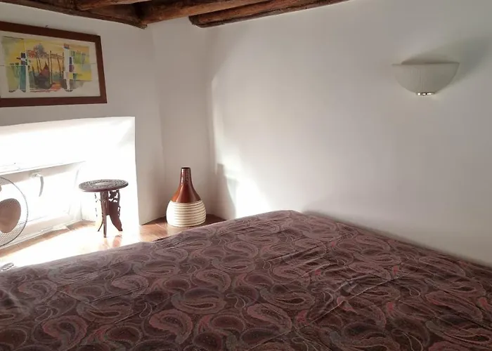 Della Pace, Classy & Charming - Renovated Apartment