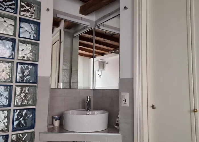 Della Pace, Classy & Charming - Renovated דירה רומא