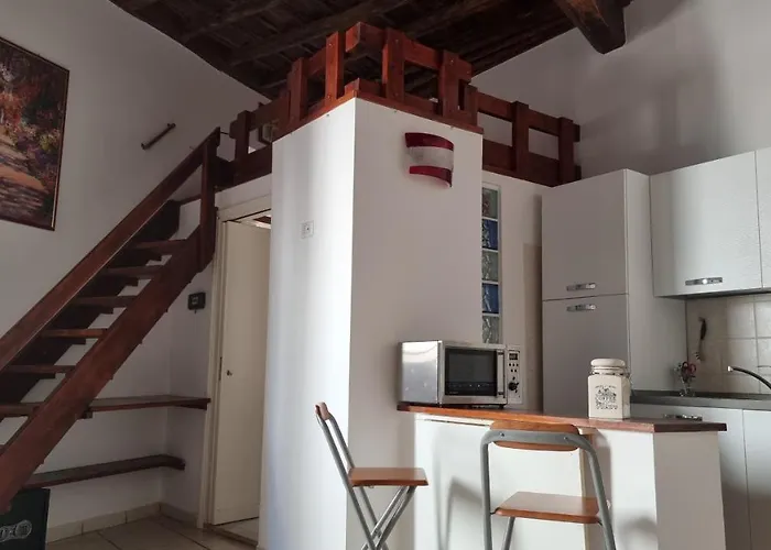 Della Pace, Classy & Charming - Renovated * רומא